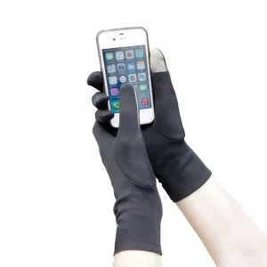 KR2619_ONHANDS.jpg