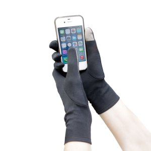 KR2619_ONHANDS.jpg